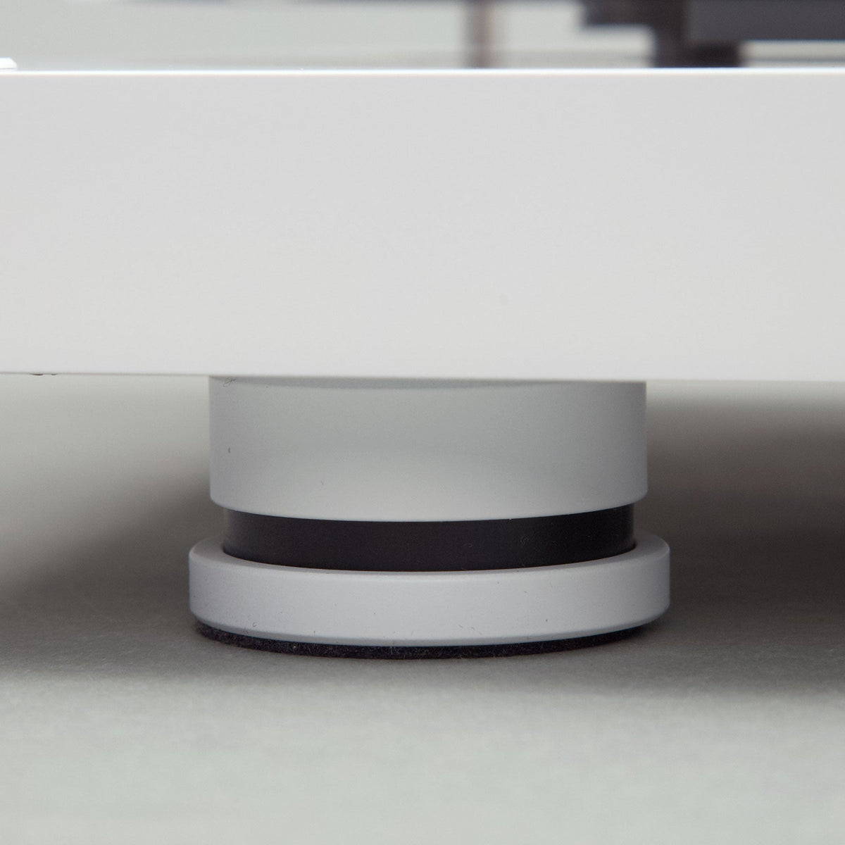 Pro-Ject: Debut PRO B Turntable - Special Edition White