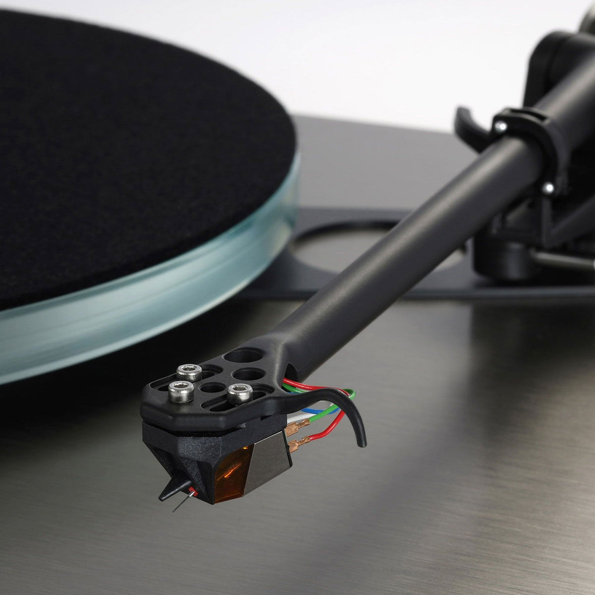 Rega: Planar 6 RS Turntable w/ ND9 Cartridge - Aluminum